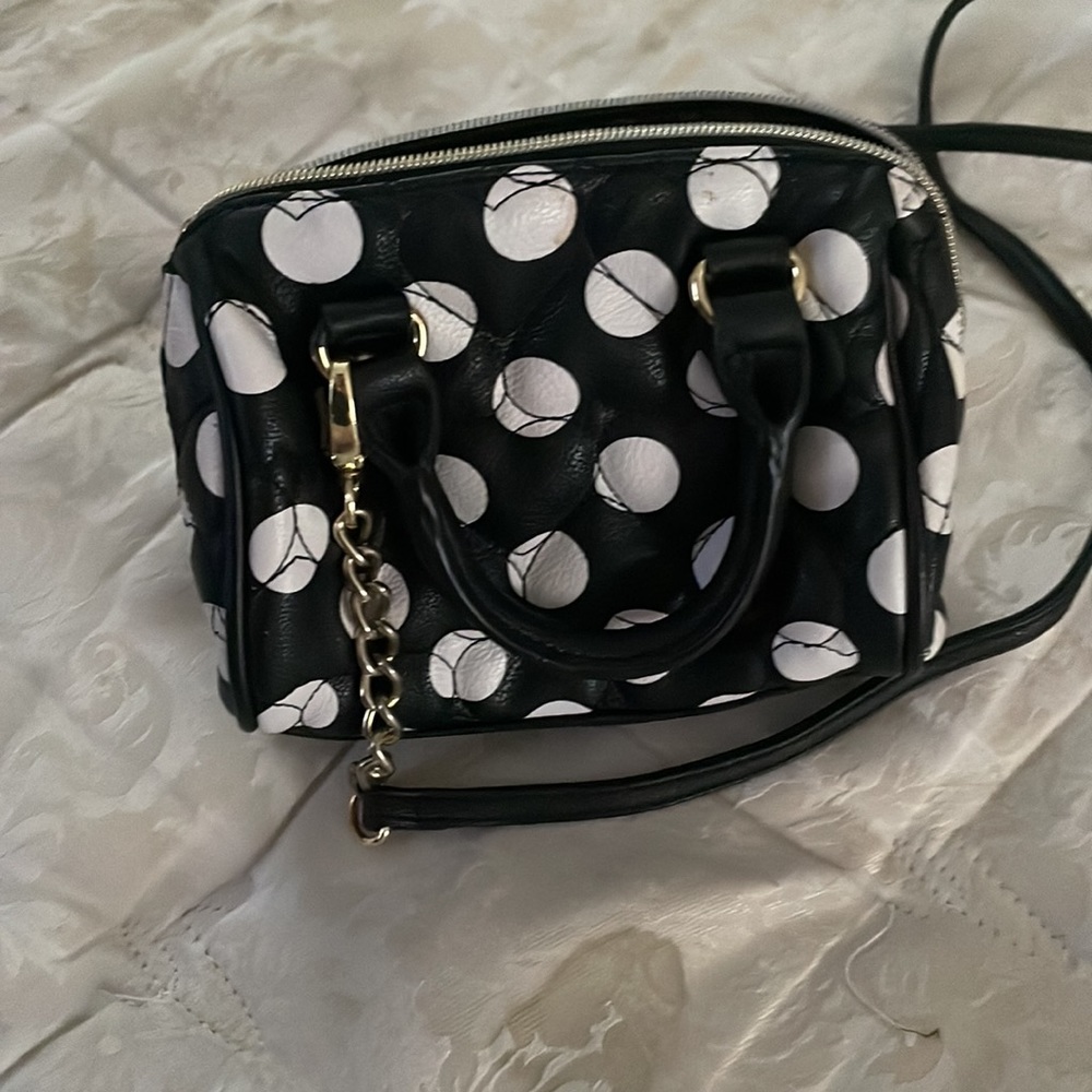 FREE W/ sale Betsy Johnson small polka dot purse,cracking along the zipper &side - Picture 2 of 6